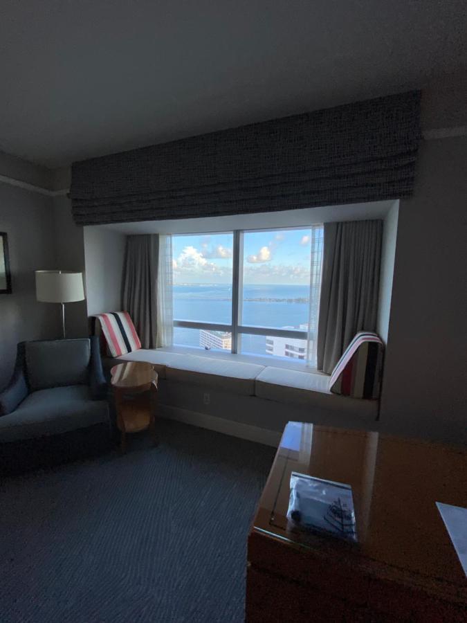 Four Seasons Hotel Miami - Luxury Private Residences ภายนอก รูปภาพ
